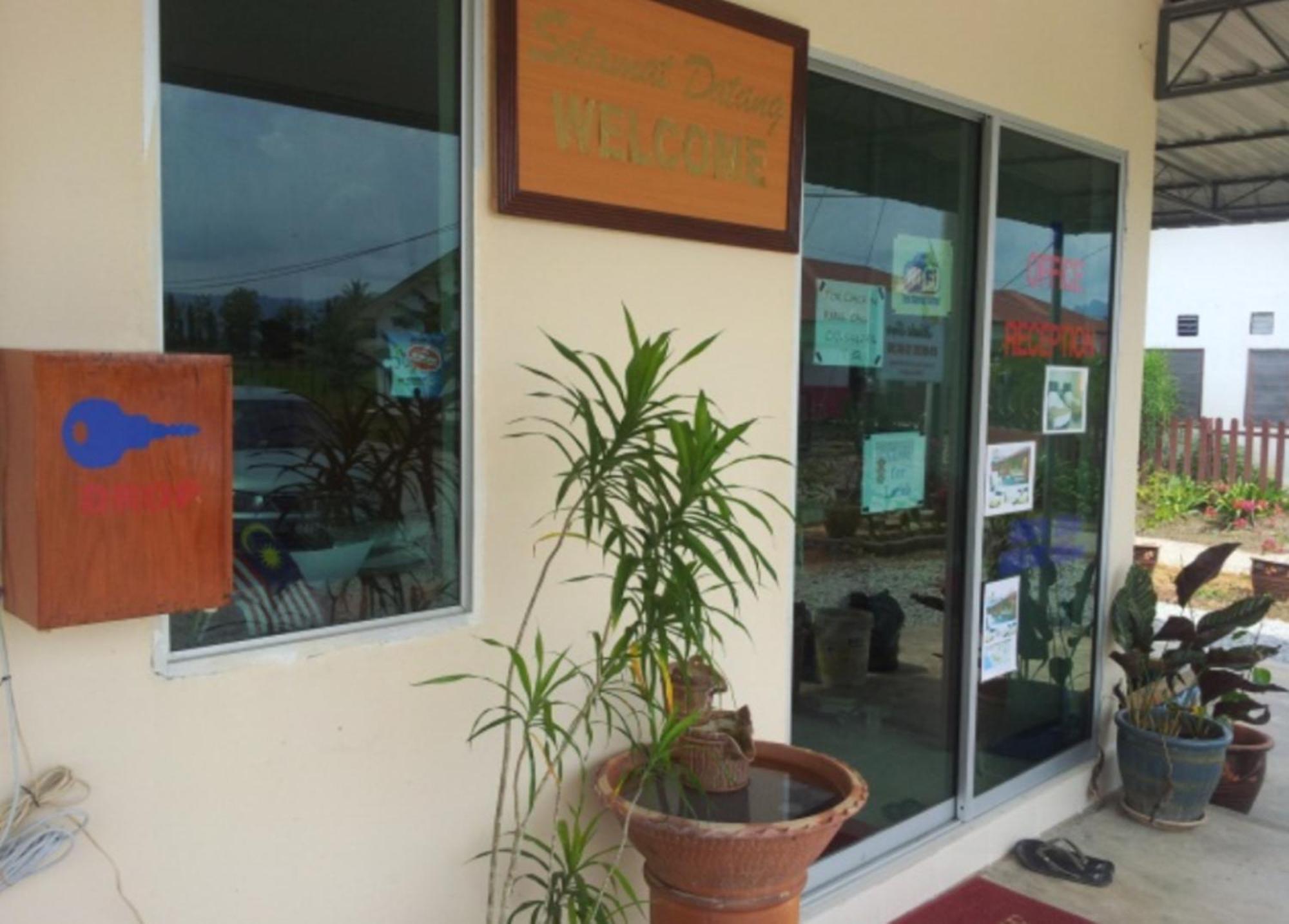 Huda Inn Pantai Cenang  Exterior foto