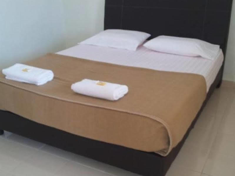 Huda Inn Pantai Cenang  Exterior foto