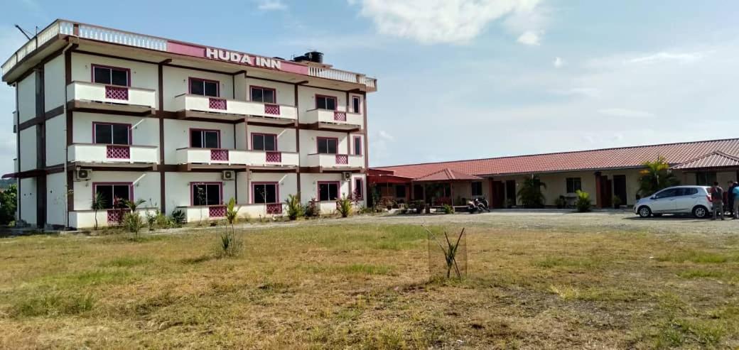 Huda Inn Pantai Cenang  Exterior foto